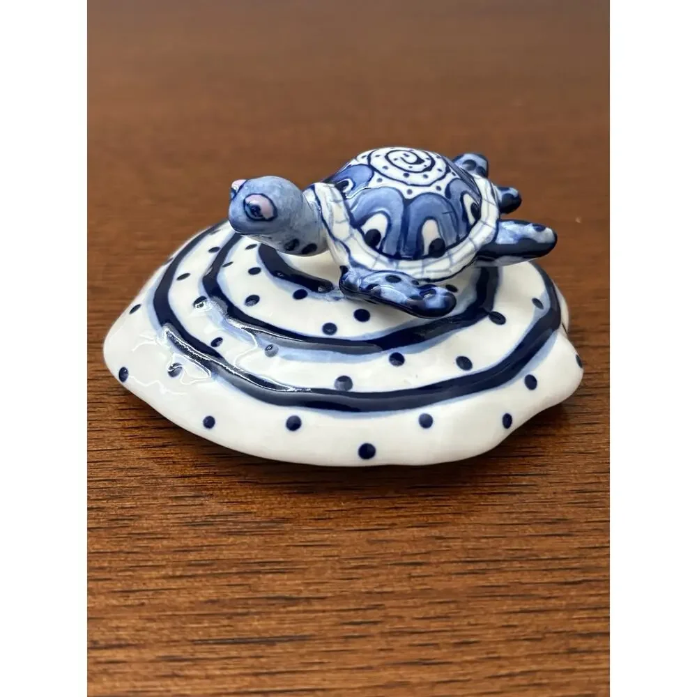 Diane Allen Blue White Turtle Lidded Stoneware Dish Decorative Art 2002